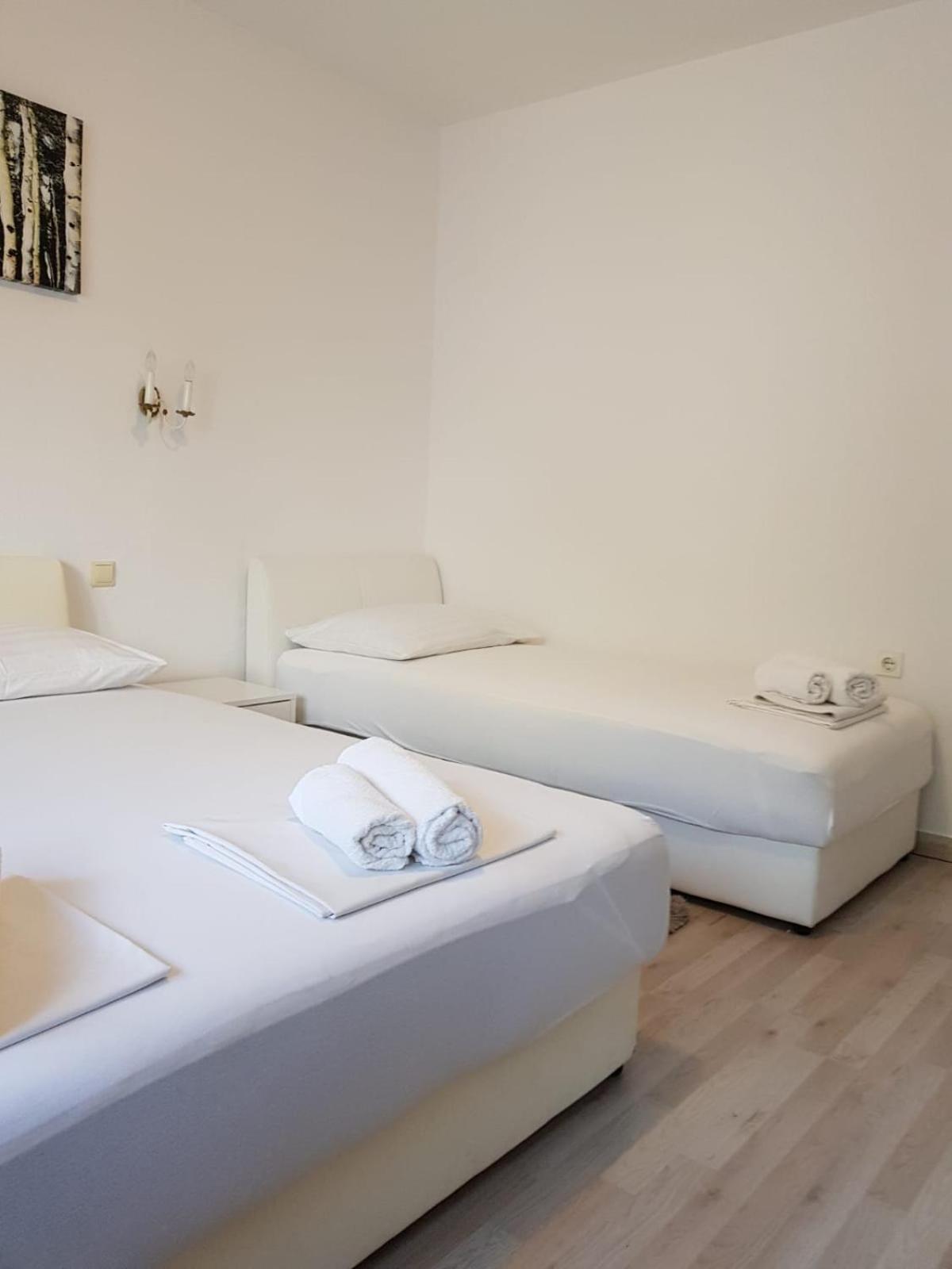 Apartmani Jureta Okrug Gornji Extérieur photo