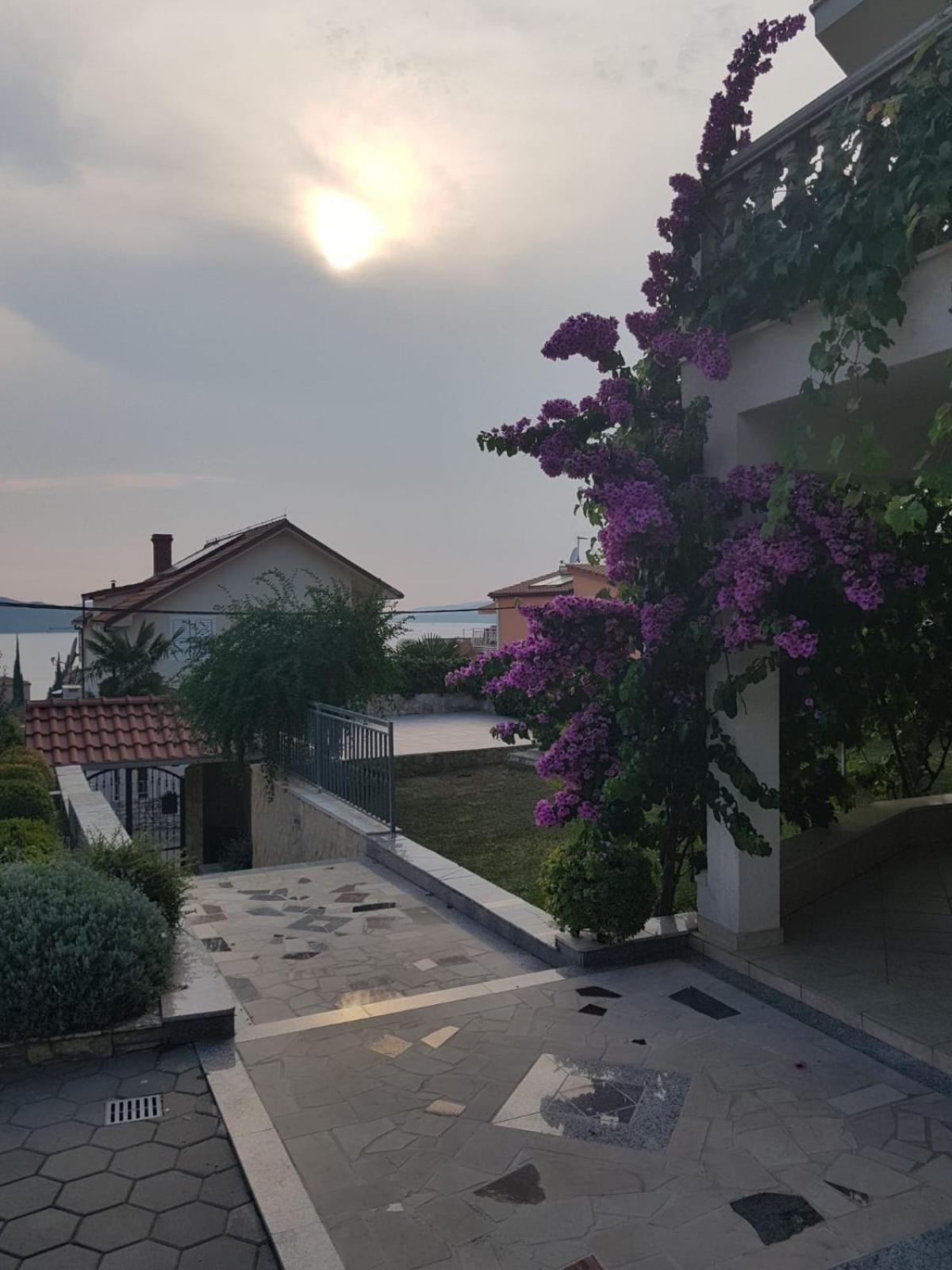 Apartmani Jureta Okrug Gornji Extérieur photo